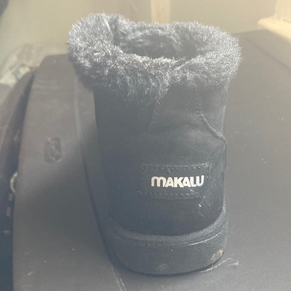 Black Makalu fluffy ankle boots